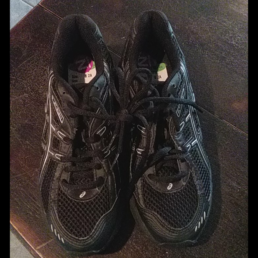 Asices GT2120 black running shoes